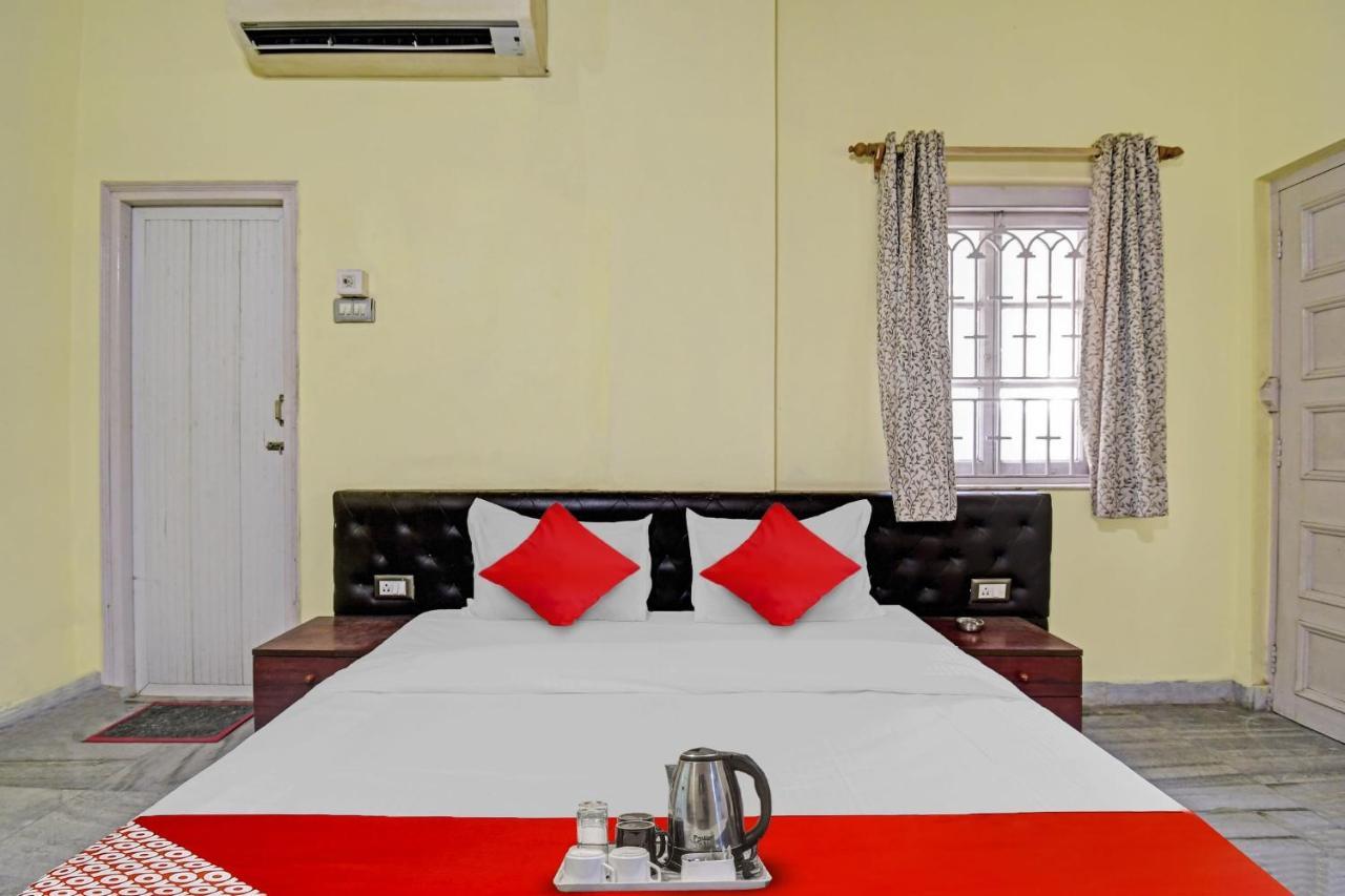 Hotel O R A Homestay Near Acropolis Mall Калькутта Экстерьер фото