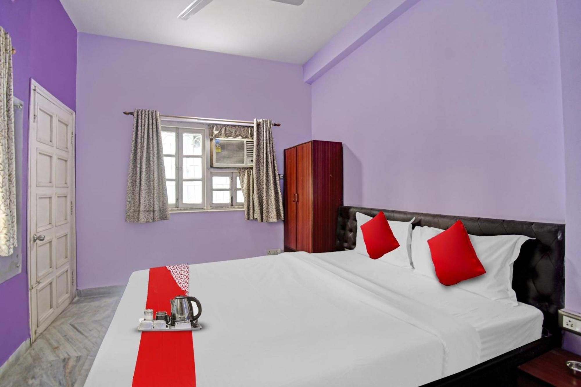 Hotel O R A Homestay Near Acropolis Mall Калькутта Экстерьер фото