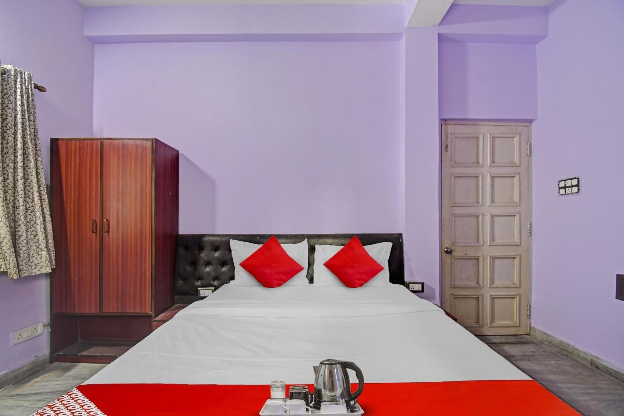 Hotel O R A Homestay Near Acropolis Mall Калькутта Экстерьер фото